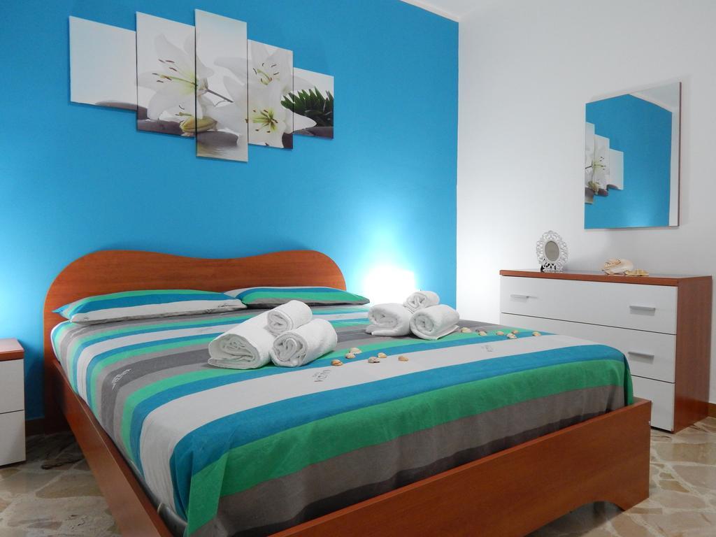 Casa Vacanze Karol Lägenhet Trappeto  Rum bild